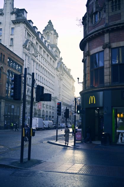 Rozwod w Anglii akcja pod McDonaldem Ask Montgomery
