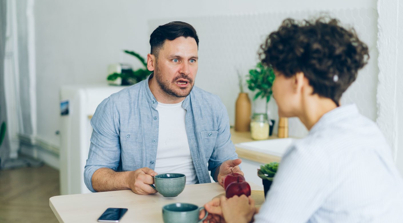Ugrzężnieci w małżeństwie w UK przez kredyt na dom. Gdy wspólny mortgage w UK staje się więzieniem. zdjecie malzonkow ktorzy ugrzężli w nieszczęślwym małżeństwie UK przez kredyt na dom